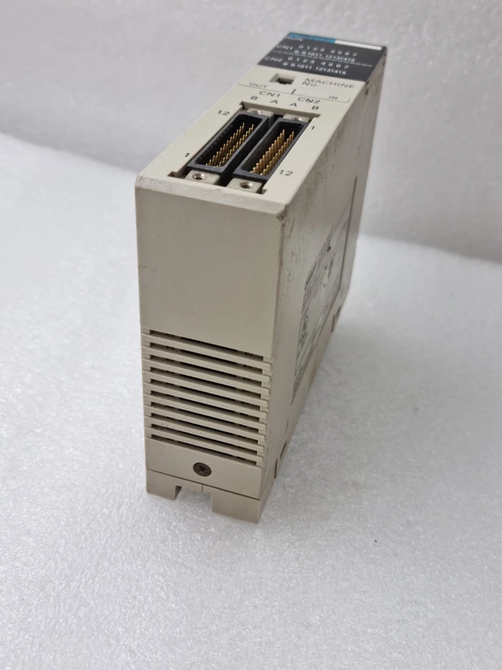 OMRON C200H-MD215 INPUT OUTPUT UNIT 24VDC C200HMD215